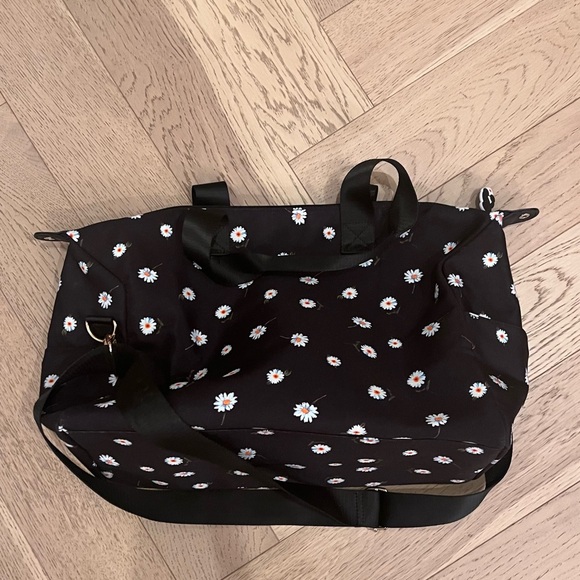 alice + olivia daisy duffel print bag - Picture 3 of 5